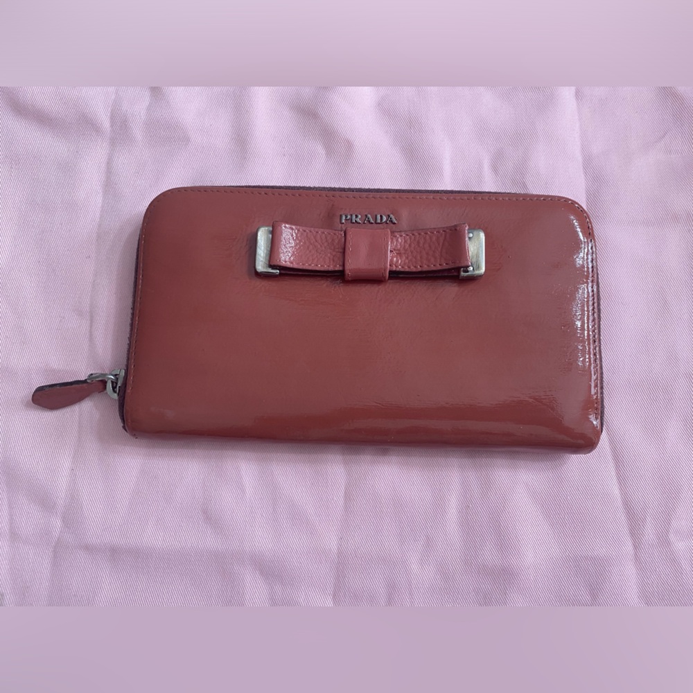 Prada women’s leather wallet